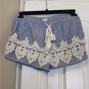 Alya Women’s Blue Crochet Trim Drawstring Shorts size small